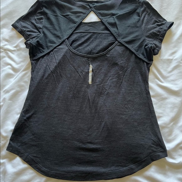 Like new Reebok top! - Picture 2 of 2